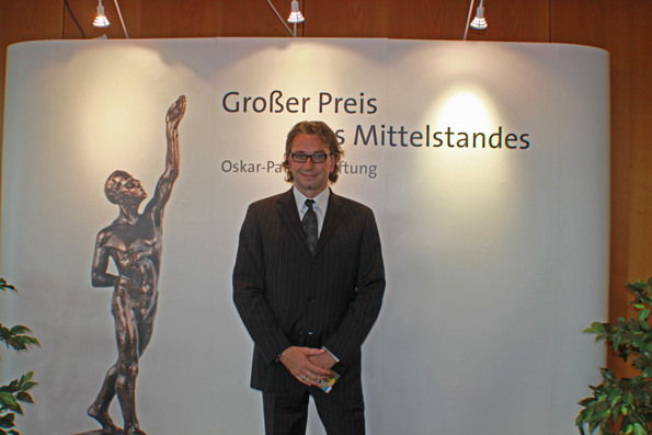 Frank Manhillen, Geschäftsführer der Manhillen Drucktechnik GmbH, am 29.09.2012 im Würzburger Maritim-Hotel bei der Auszeichnungsgala zum "Großen Preis des Mittelstandes 2012"