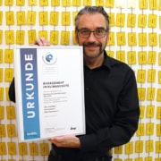 "Grünes Plastik" ohne Mikroplastik: Erneute Auszeichnung für engagierten Klimaschutz für Frank Manhillen